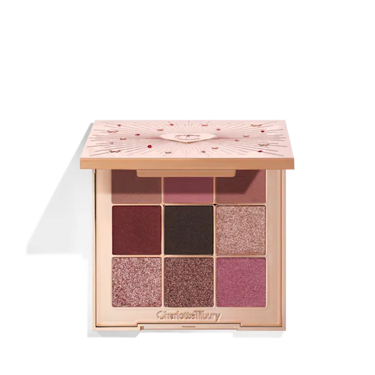 Charlotte Tilbury Pillow Talk Beautyverse Love Palette limited edition eyeshadow palette featuring 12 shades.
باليت ظلال العيون بيلو توك بيوتي فيرس لوف من شارلوت تلبوري - نسخة محدودة تضم 12 لوناً.