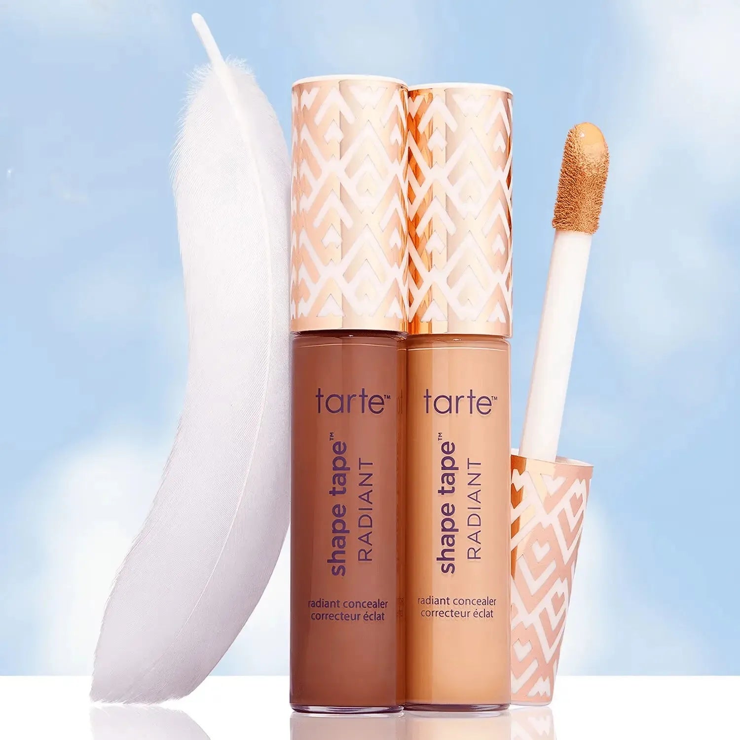 Tarte Shape Tape Radiant Concealer 16N Fair-Light Neutral - applicator wand and product tube